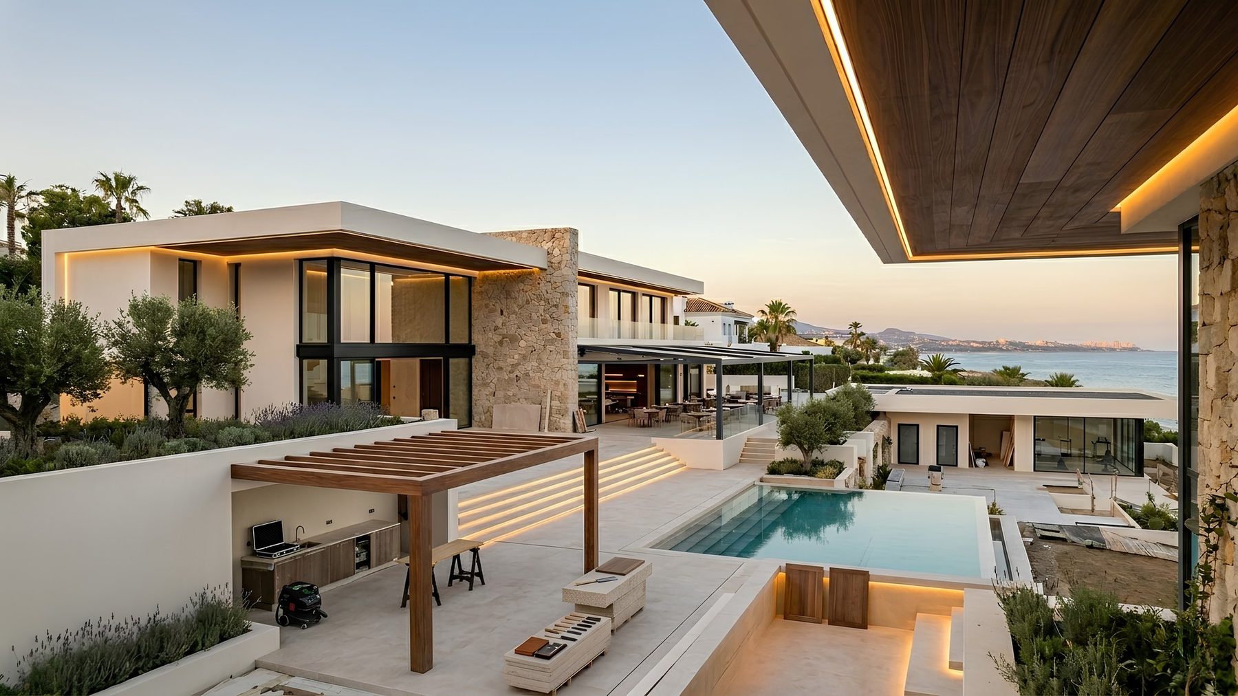 البناء والتجديد · Marbella
